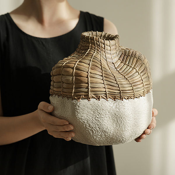 Wabi-Sabi Resin Vase - Zen-Inspired - Home Decor Piece