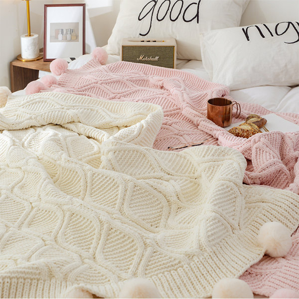 Plush Thickened Blanket - Panda - Camellia - Cozy and Stylish
