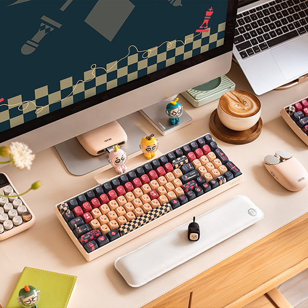 Checkerboard Kingdom Themed Mechanical Keyboard - Enhances Gaming ...